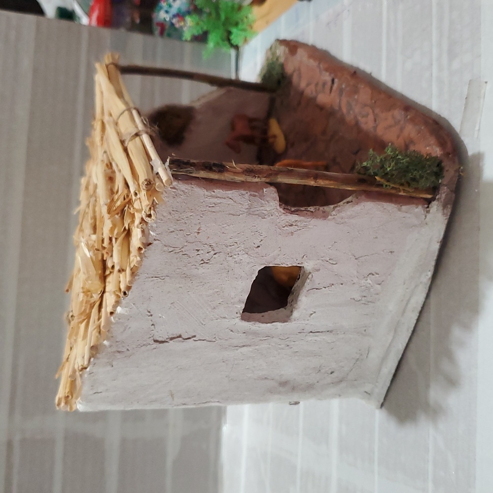 Andmade Rustic Nativity Stable - Picture 5 of 12